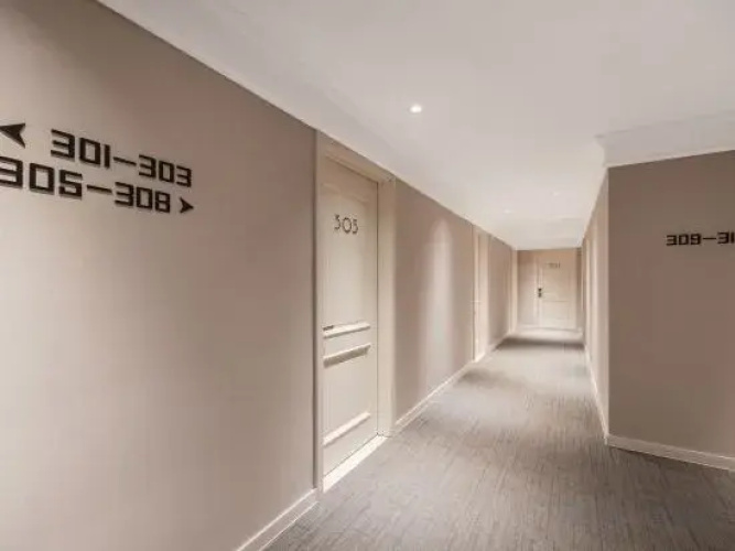 H Hotel HongKong Middle Road