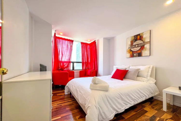 Chic Townhome with Garage Dt MTL