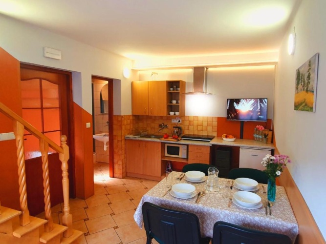 2 Bedrooms Cottage