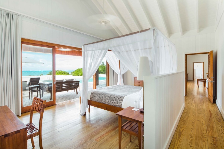 3 Bedrooms Beach House