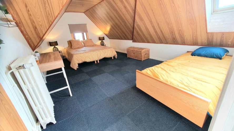 Standard Triple room