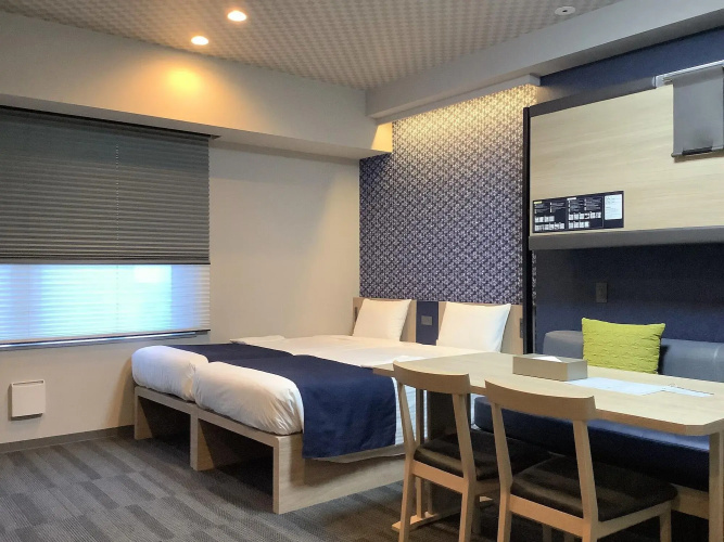MONday Apart Premium GINZA SHINTOMICHO