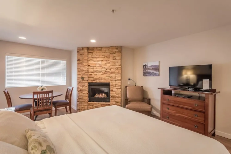 Standard Double Basement room