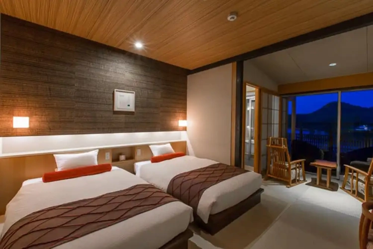 Standard Twin room with sea view