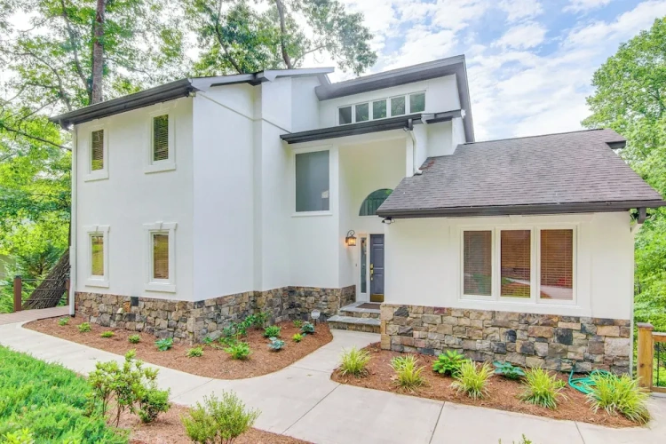 5 Bedrooms Cottage with balcony