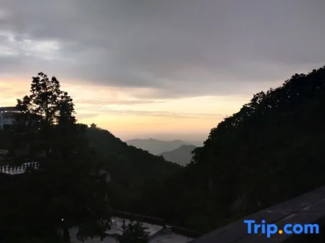 Shizilou Hotel