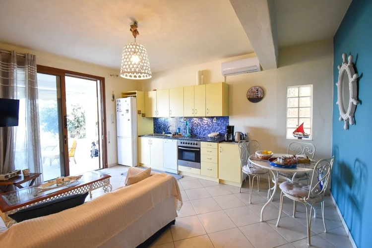 3 Bedrooms Comfort Apartment beachfront