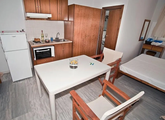 Studio with balcony and with partial sea view