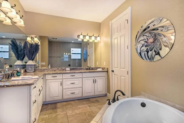 4 Bedrooms Cottage