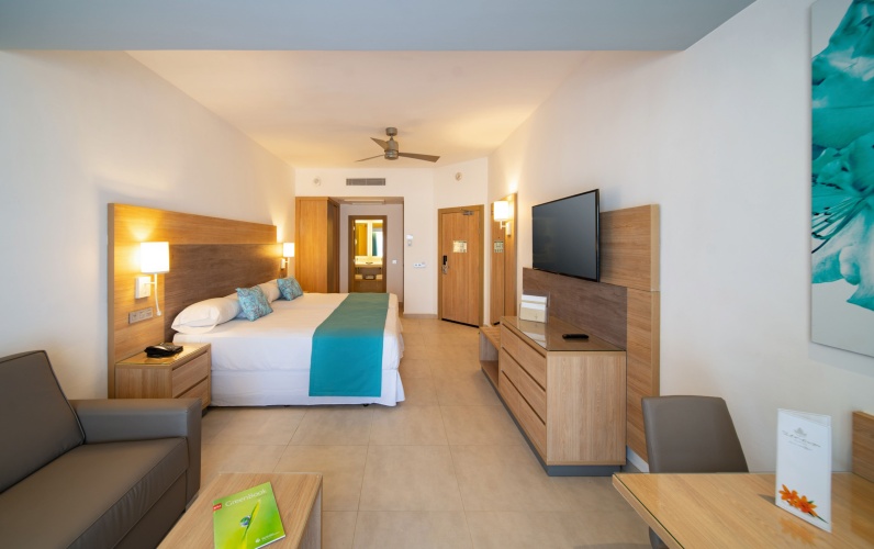 Riu Palace Tropical Bay photo 24