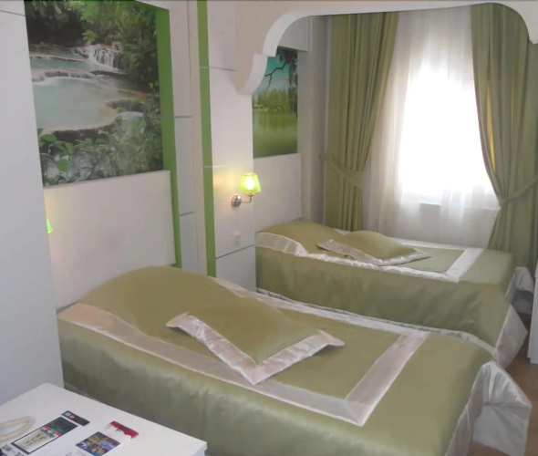 Hotel La White