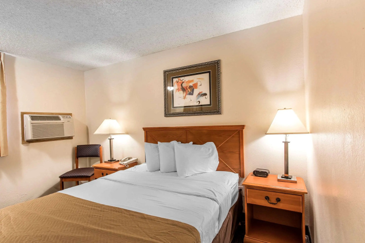 Brentwood Inn Clinton