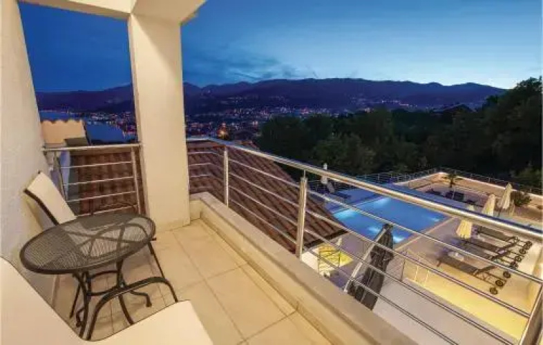 Four Bedroom Holiday Home in Kastav