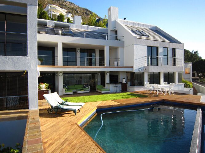 185 on Beach Boutique Suites and ApartmentsOver view