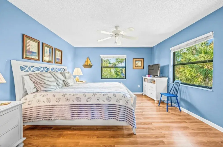 Sunset Beach 2 Bedroom Villa by RedAwning