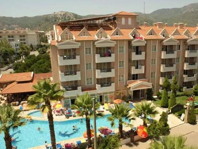 Standard Double room with partial sea view