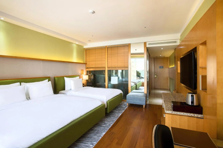 Baymond Hotel