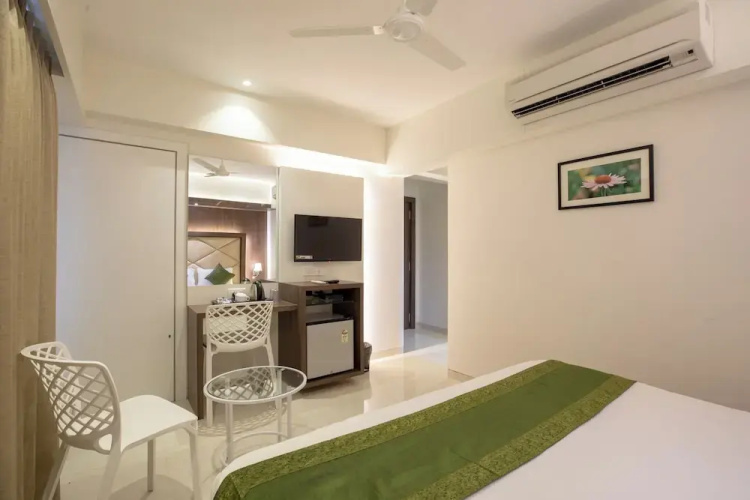 Hotel Laxvas- The Business Hotel