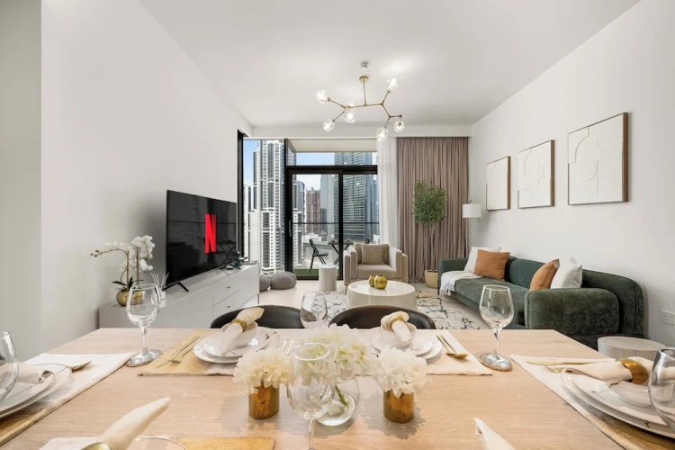 2 Bedrooms Luxury Apartment with balcony and with pool view