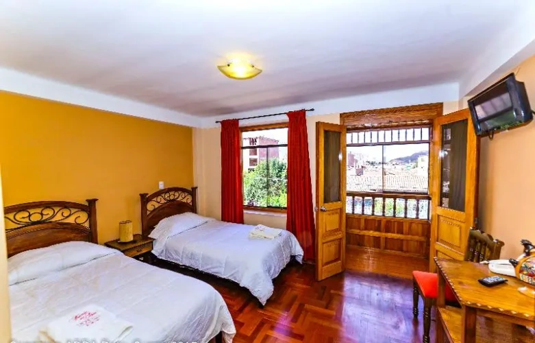Standard Twin room with balcony