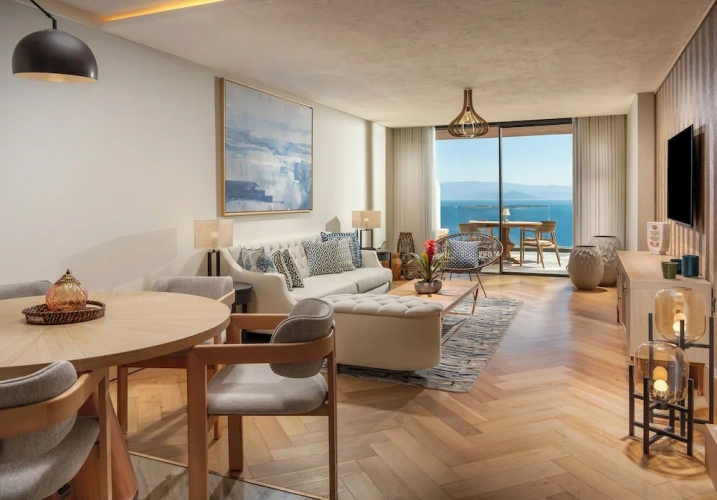2 Bedrooms Executive Suite with sea view
