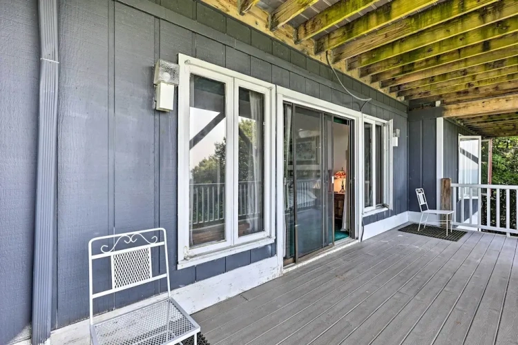 4 Bedrooms Cottage with balcony