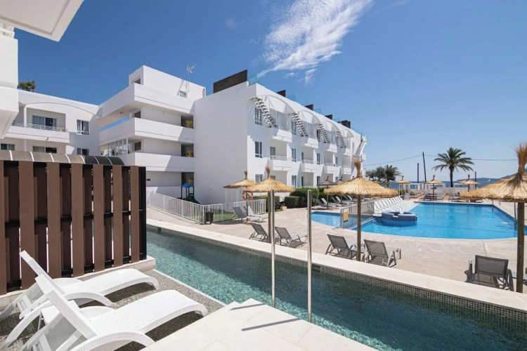 1 Bedroom Apartment with balcony