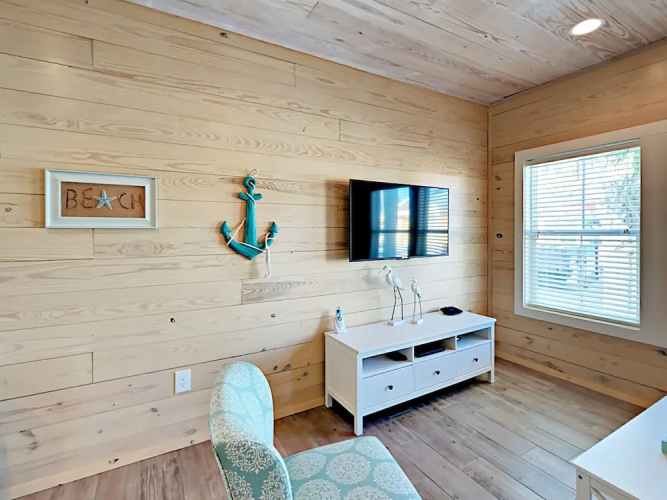 The Lemony Anemone - Three Bedroom Townhome