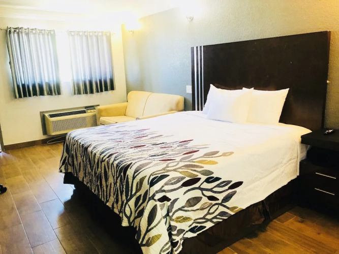 OYO Hotel Crowley LA I-10