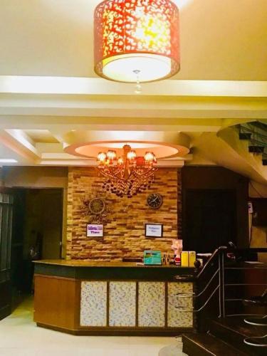 Regal Plaza Drive-Inn