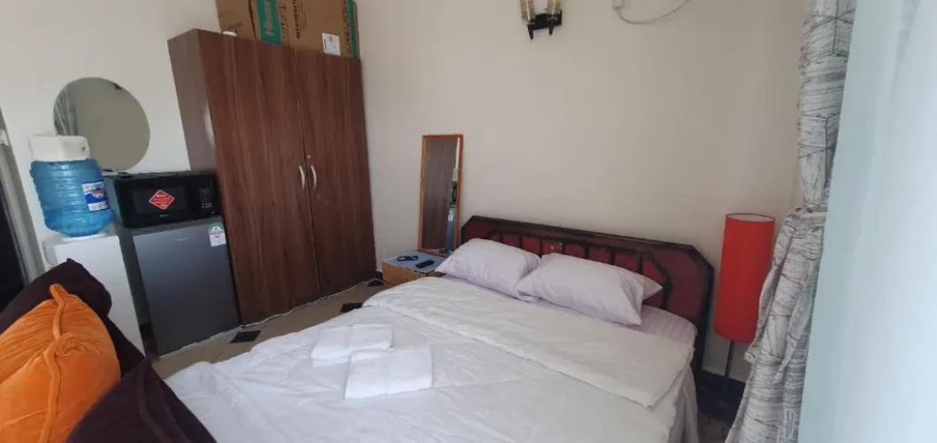 Peron Studio Apartment