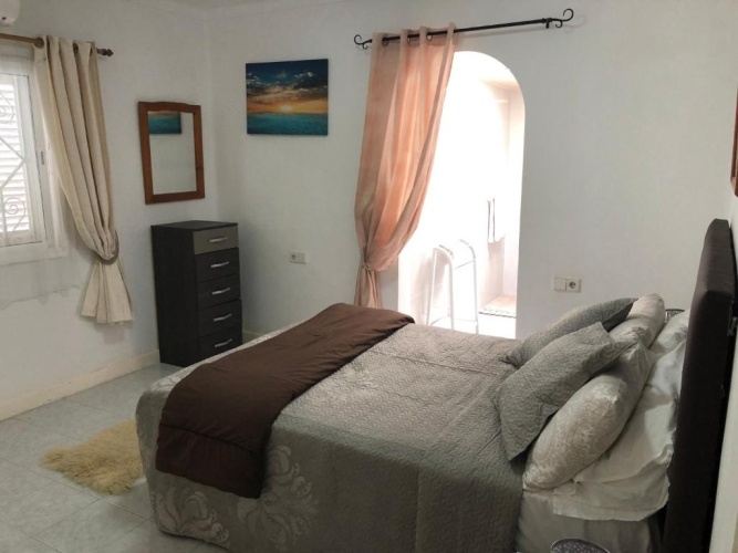 2 Bedrooms Cottage