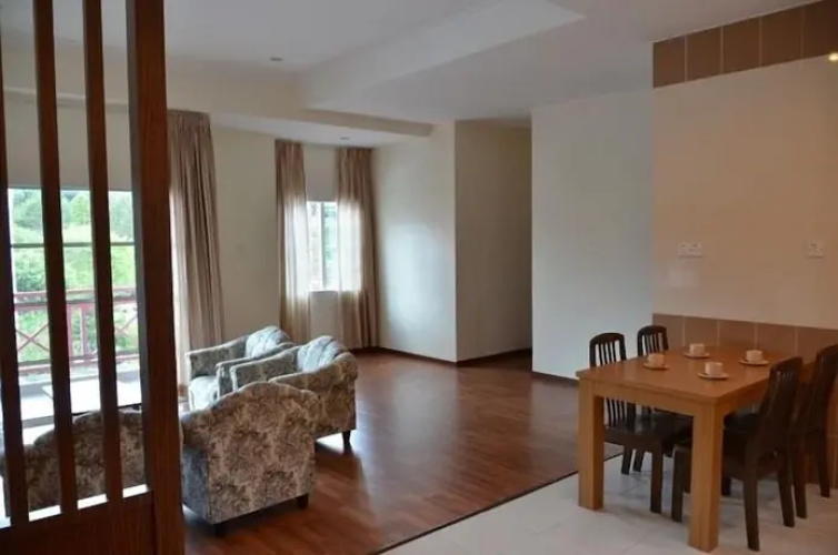 Iris House Resort