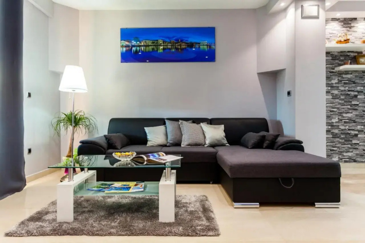 Gold & Silver Apartments