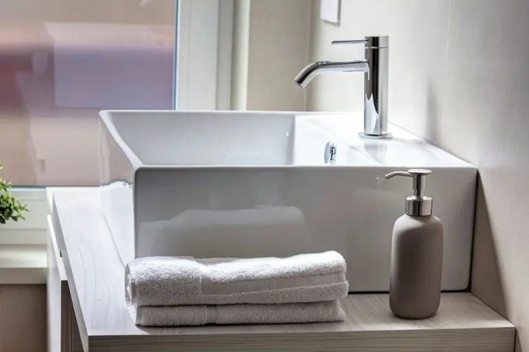 Landino Apartment by Mamo Florence