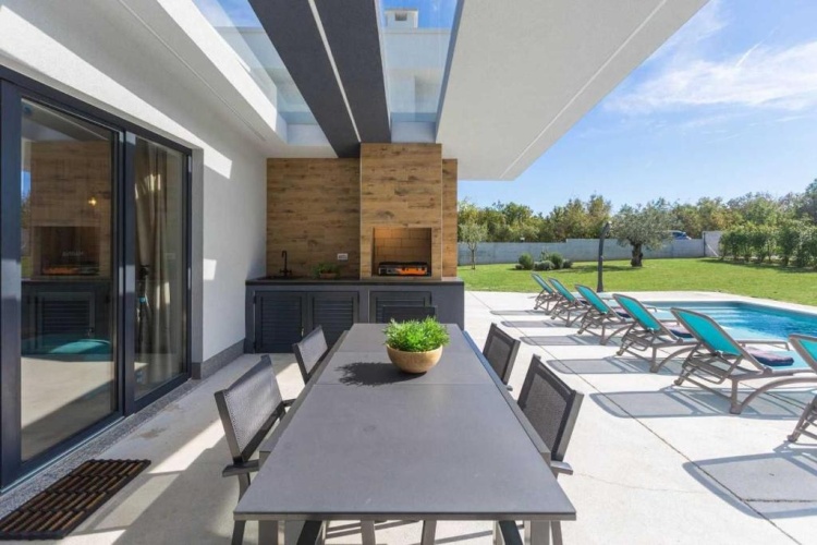 3 Bedrooms Villa