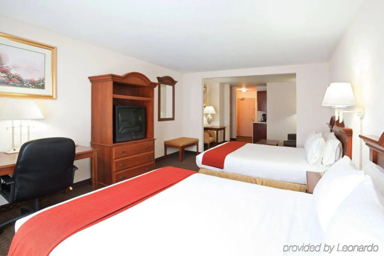 Holiday Inn Express & Suites Marion by IHG