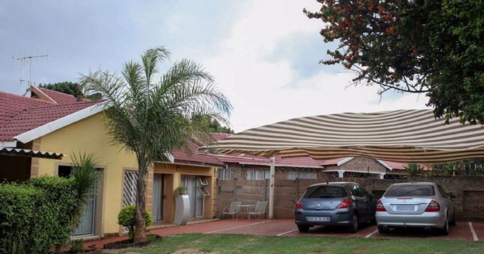 Lecawi Guest House
