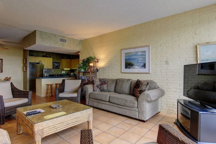 Channelview 207