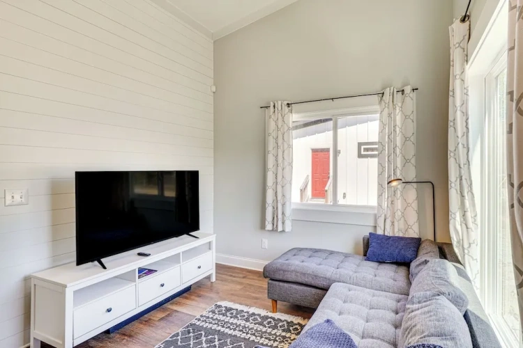 2 Bedrooms Cottage