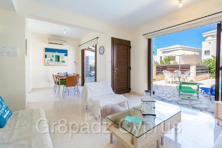 Gr8padz Summer Breeze Villa