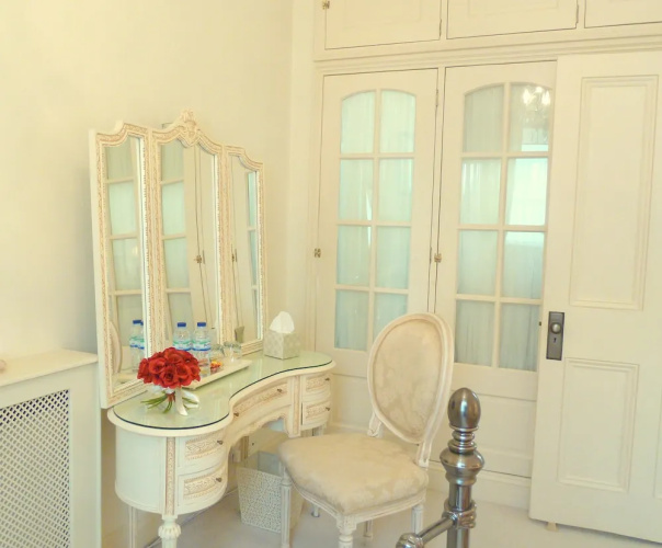 Hesketh Crescent Apartment
