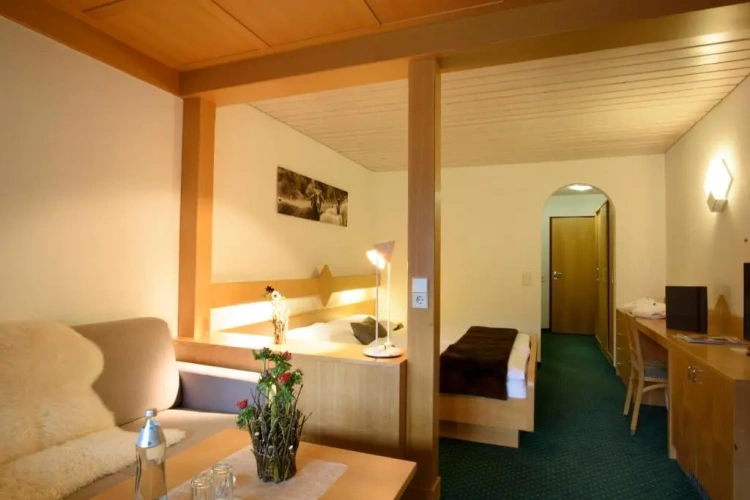 Standard Triple room