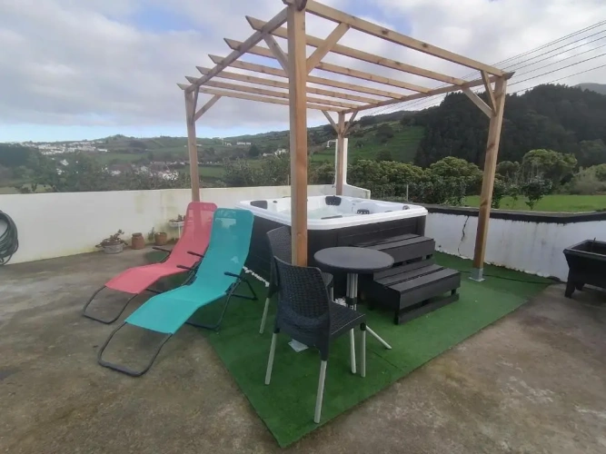 2 Bedrooms Chalet