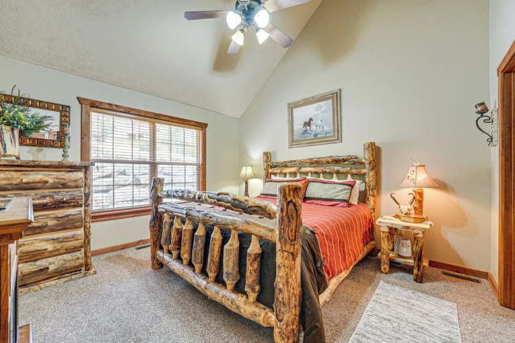 Branson West Family Cabin Near PGA Golf Course!