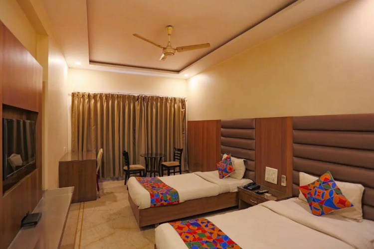 Fabhotel Surya