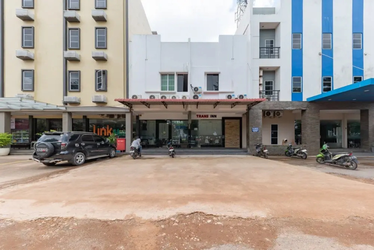 Reddoorz Plus Near Sp Plaza Batu Aji - Batu Aji
