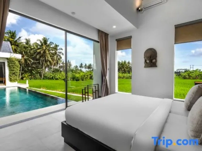 4 Bedrooms Villa