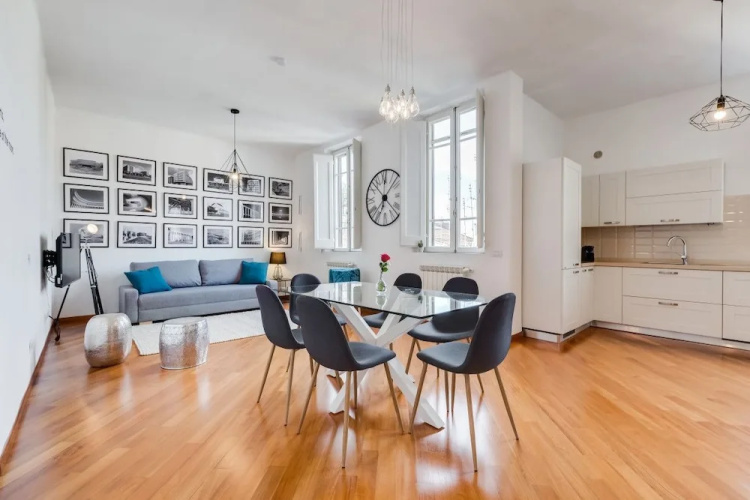 Modern and Stylish Flat Near P.zza Della Repubblica