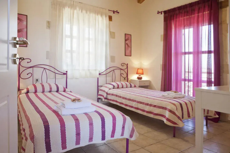 2 Stone Villas And Their Views At Arodamos